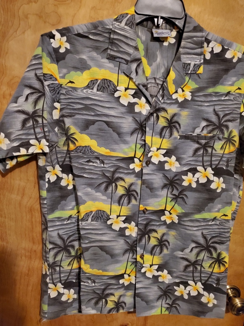 #877 Mens Hawaiian shirt